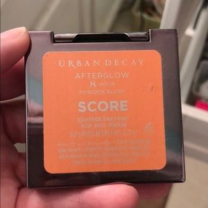Urban Decay 8 hour blush - Score